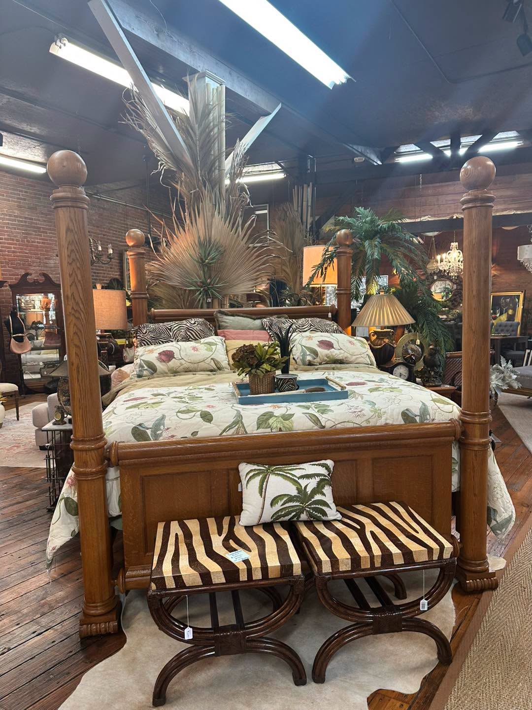 Four-poster bed with tropical bedding